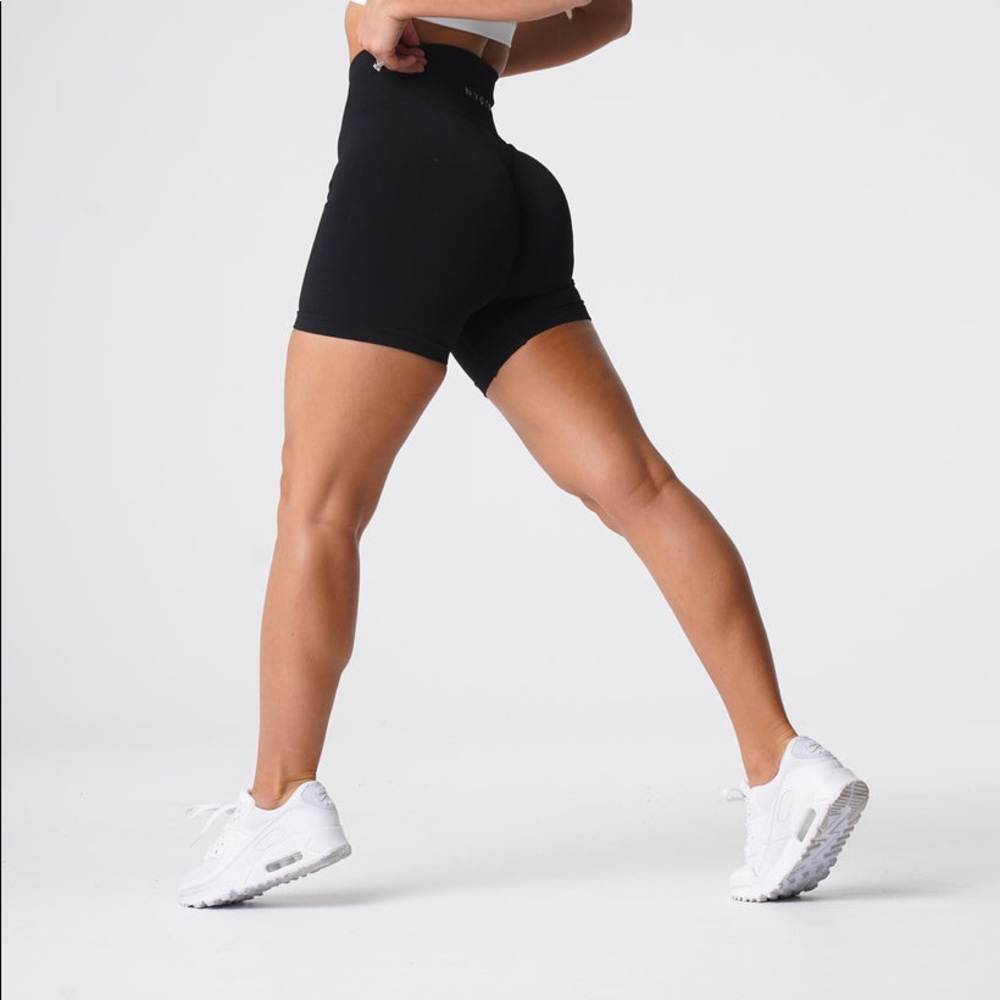 NVGTN Black Solid Seamless Shorts - M
